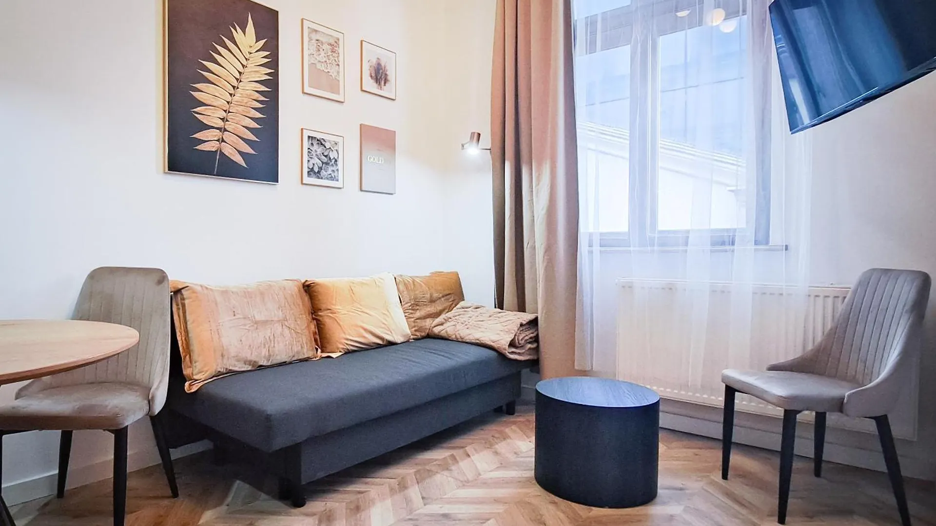Lion Apartments - Platinium Krakow Poland