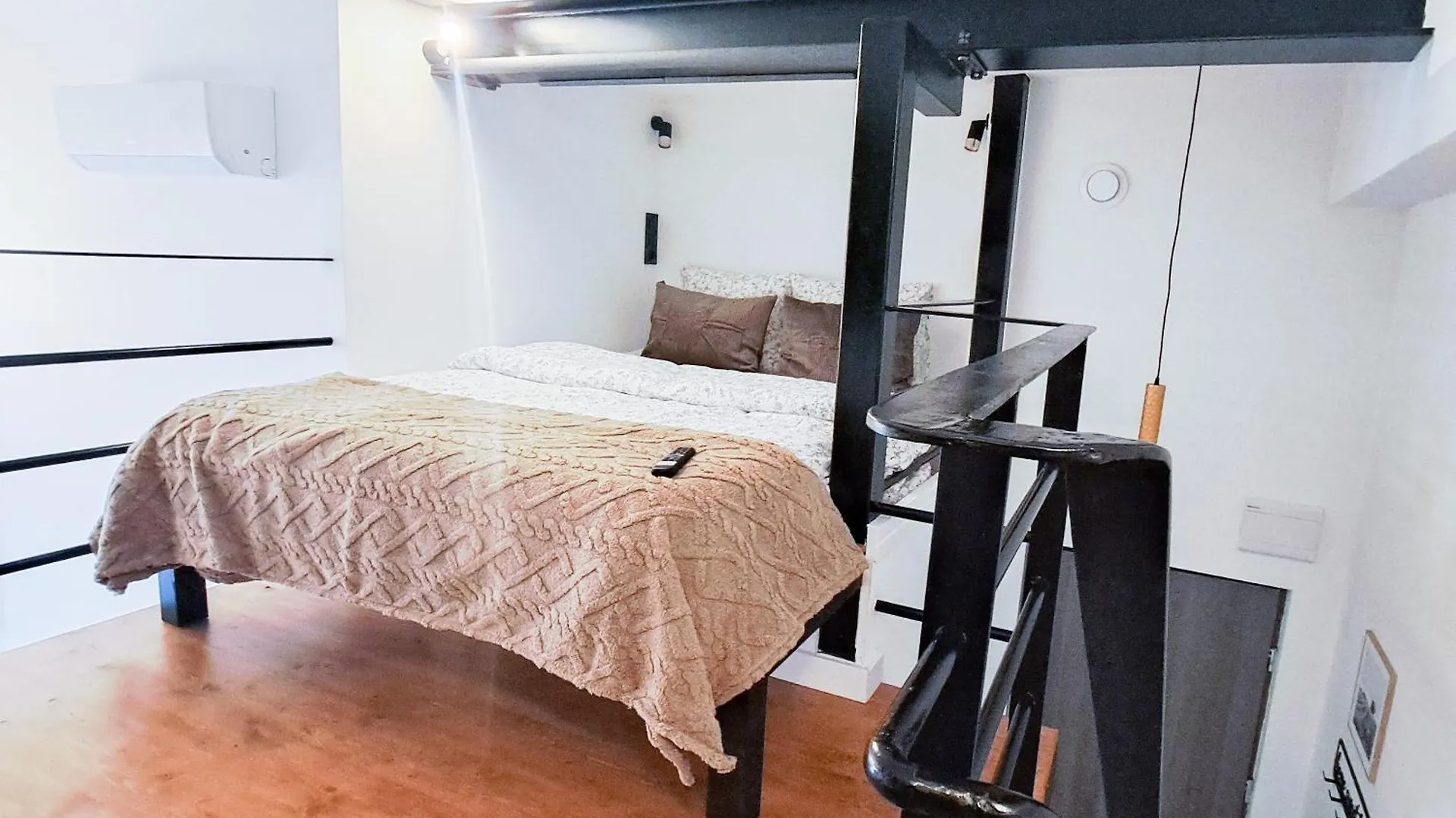Lion Apartments - Platinium Krakow 0*,  Poland
