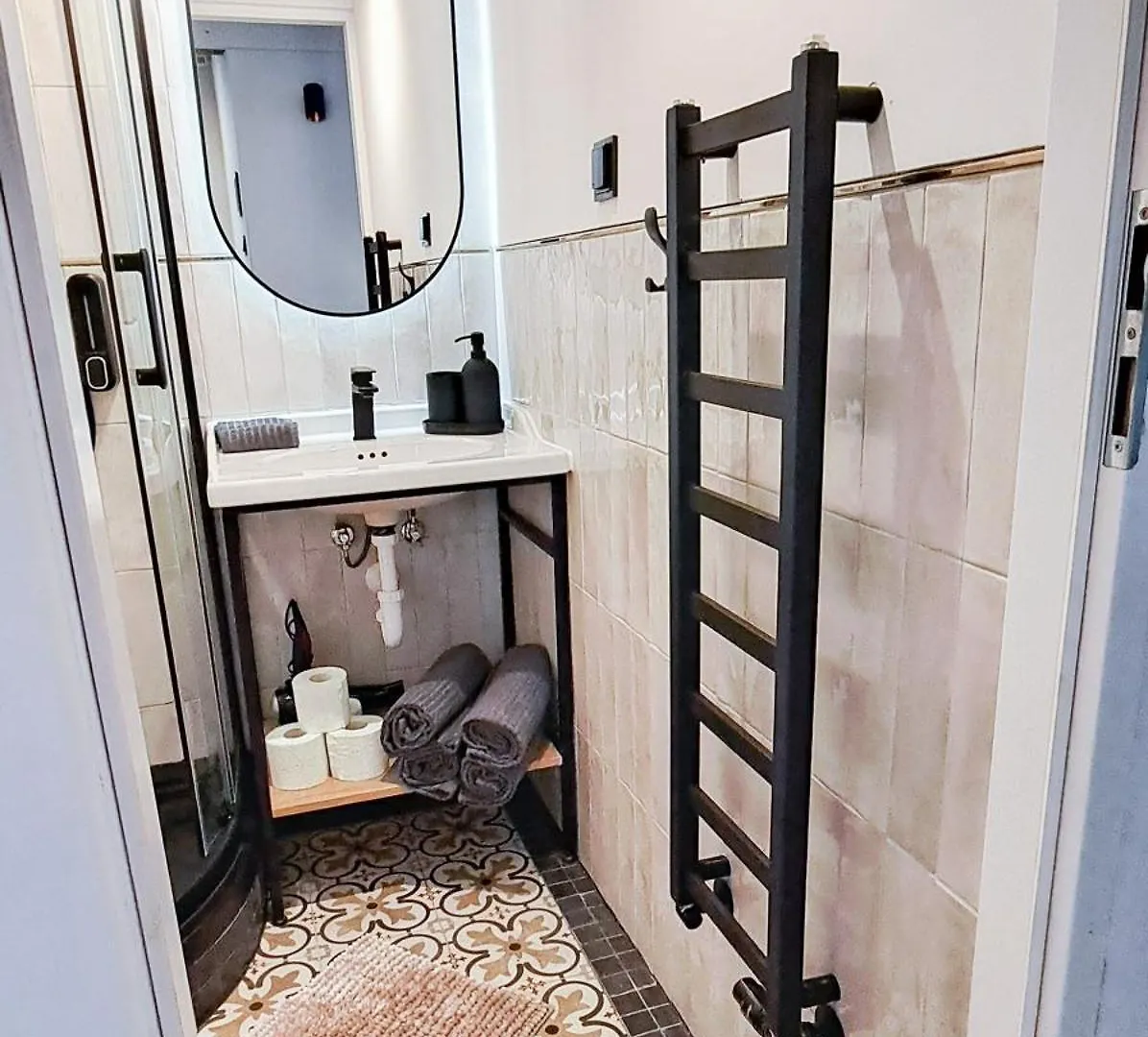 Lion Apartments - Platinium Krakow 0*,  Poland